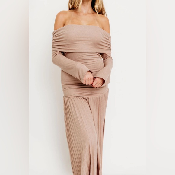 Worth Collective Lennox Long Sleeve Maxi Dress in Taupe - Bump Friendly NWT - Picture 7 of 15